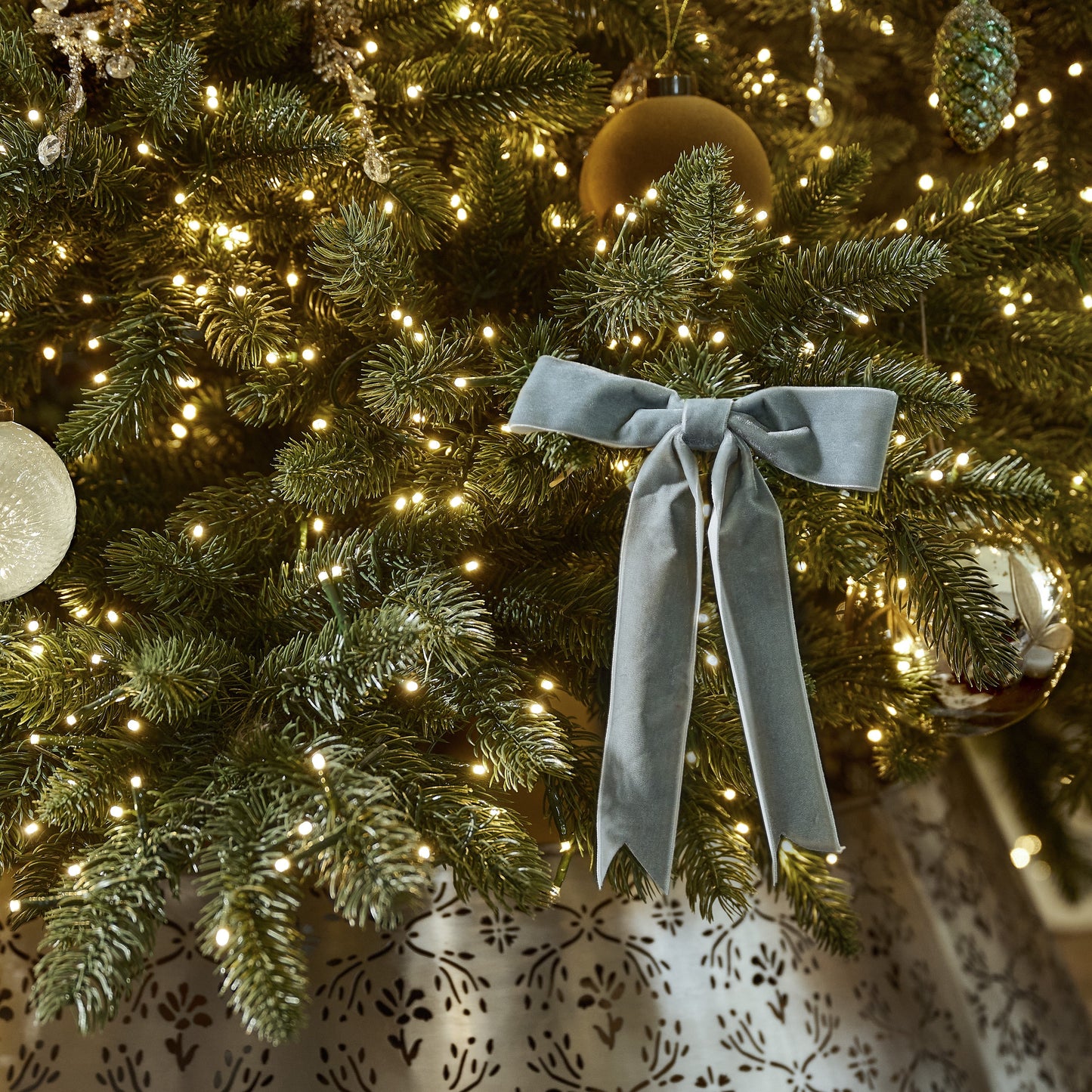 Velvet Bow Ornament Clip, Set of 8