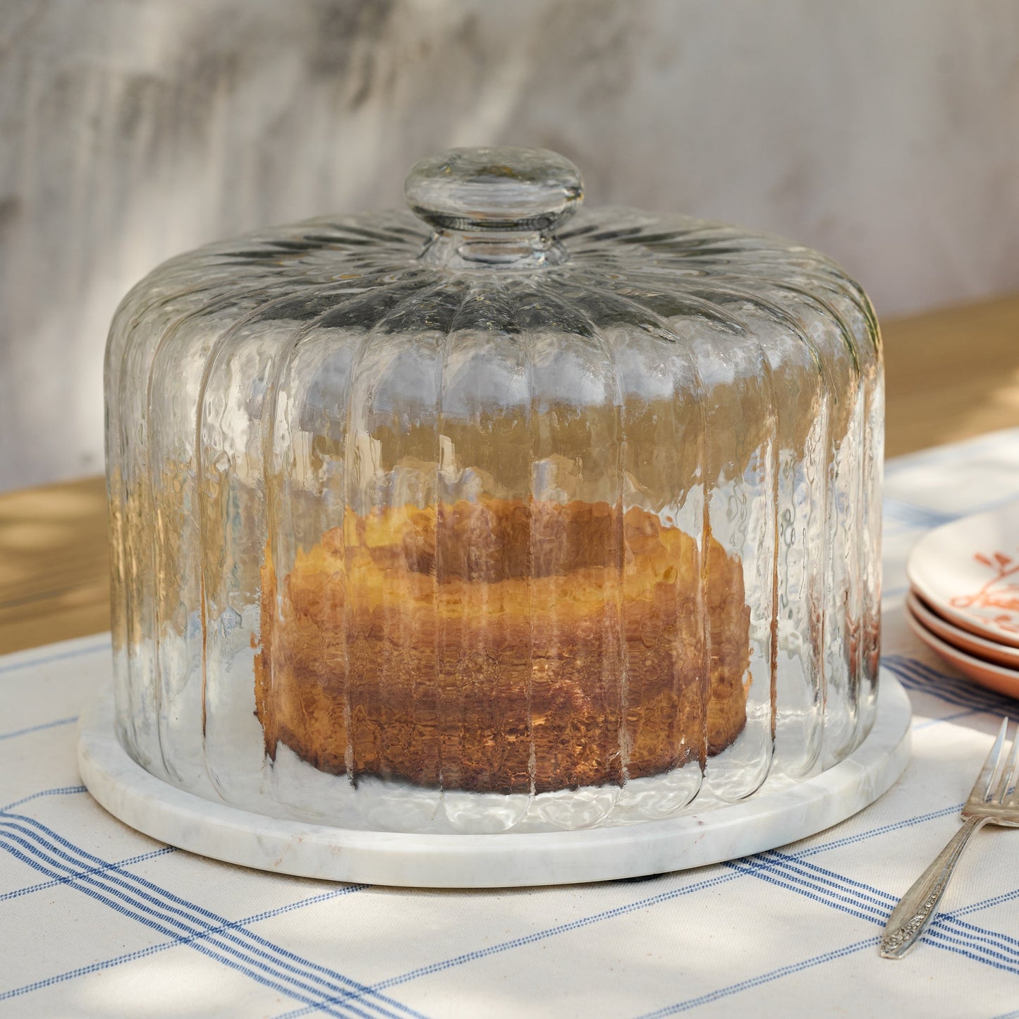 White Marble Fluted Cake Dome