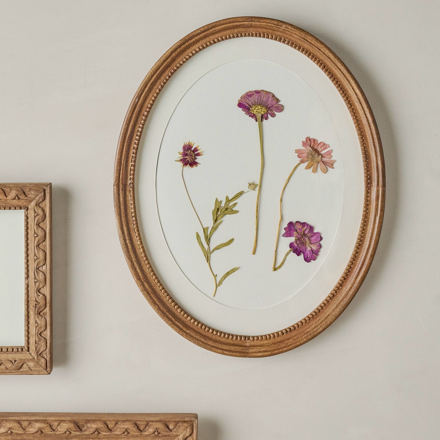 Willa Antiqued Wood Oval Picture Frame