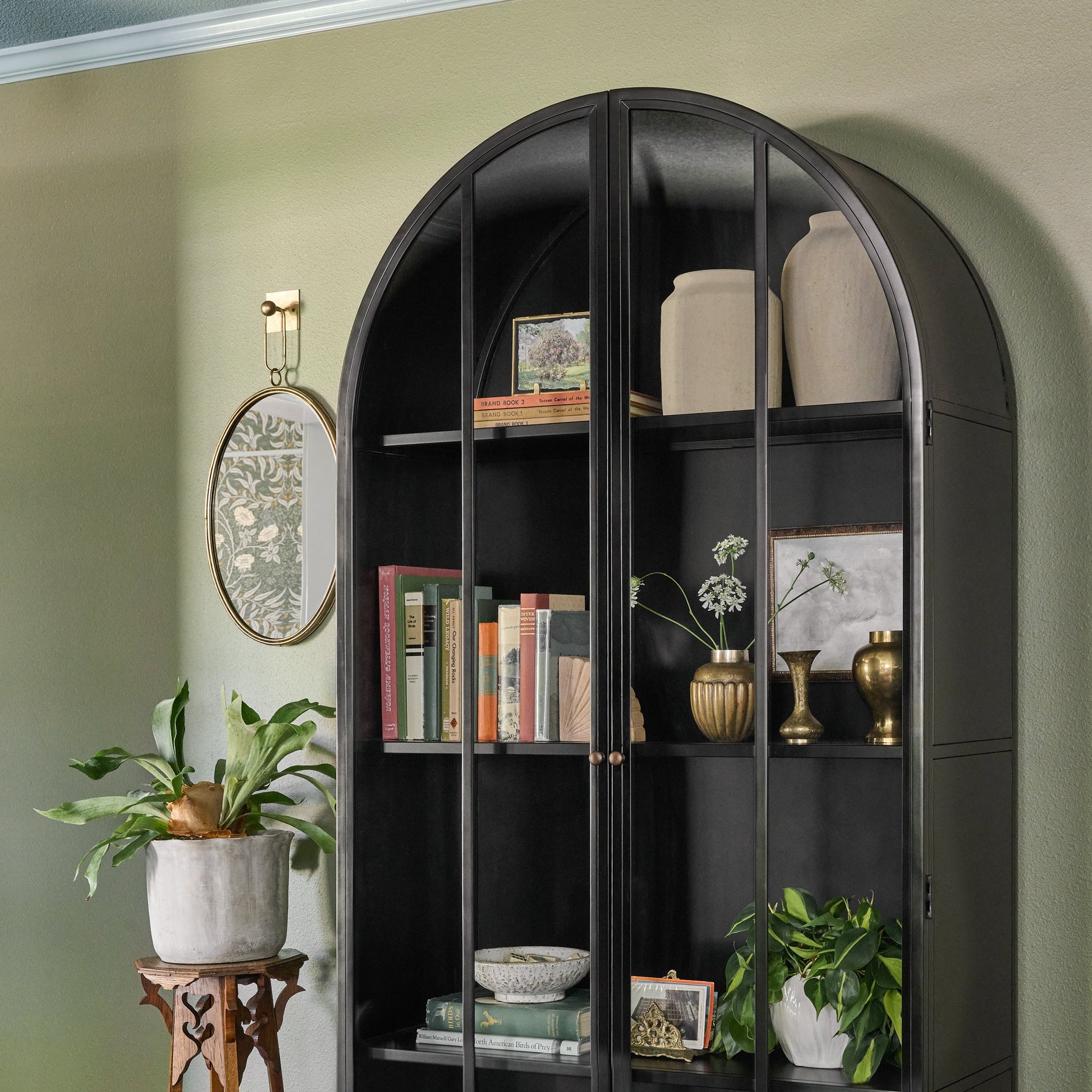 Alice Scalloped Cement Planter