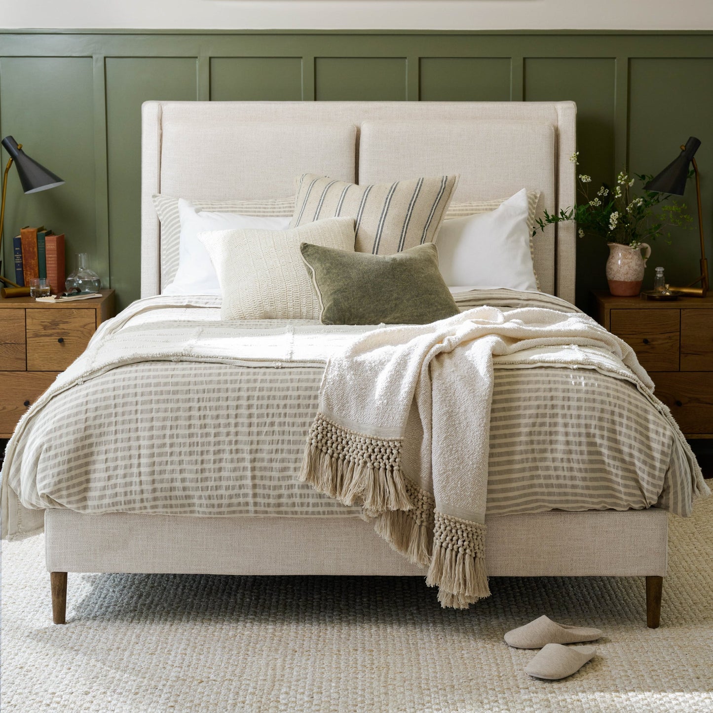 Antique White Essential Tassel Throw