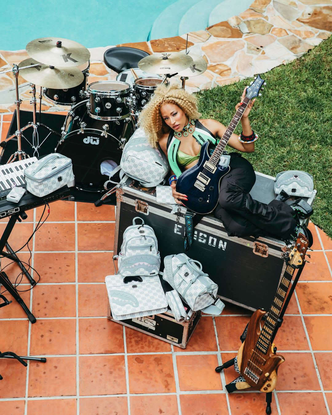 A.I.8 AFRICAN INTELLIGENCE BOOKED & BUSY SHARK HANDBAG