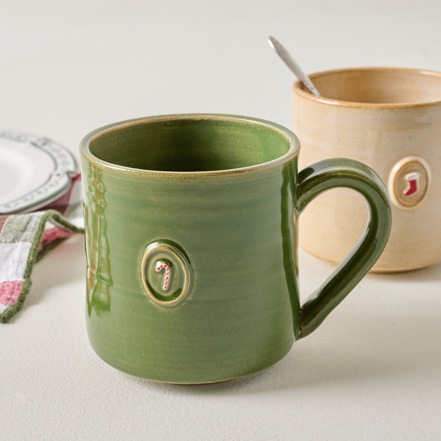 Black Oak Artisan Stocking Beige Mug