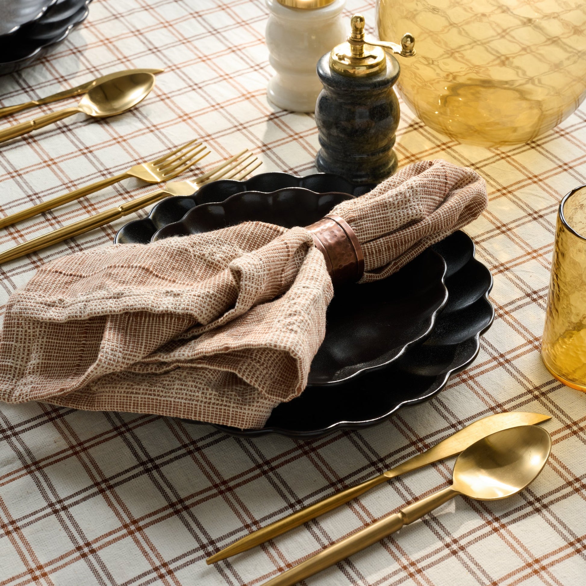 Black Scalloped Plate