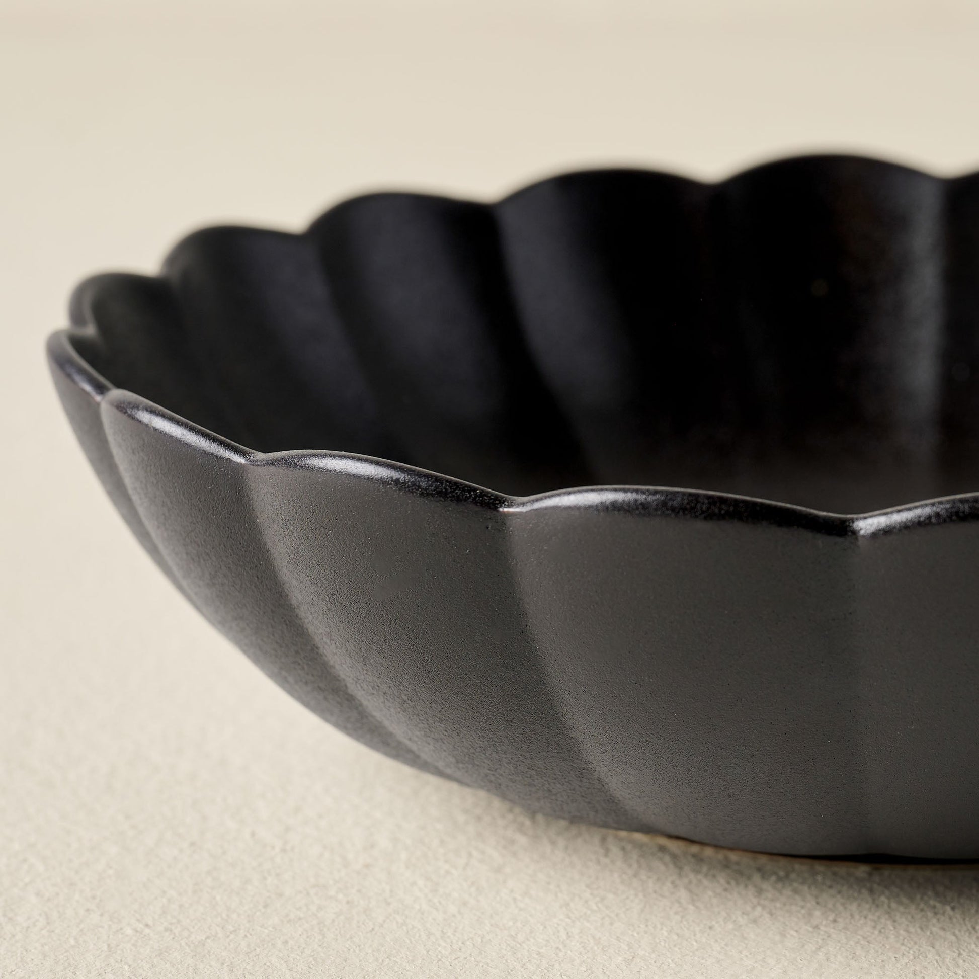 Black Scalloped Serving Bowl