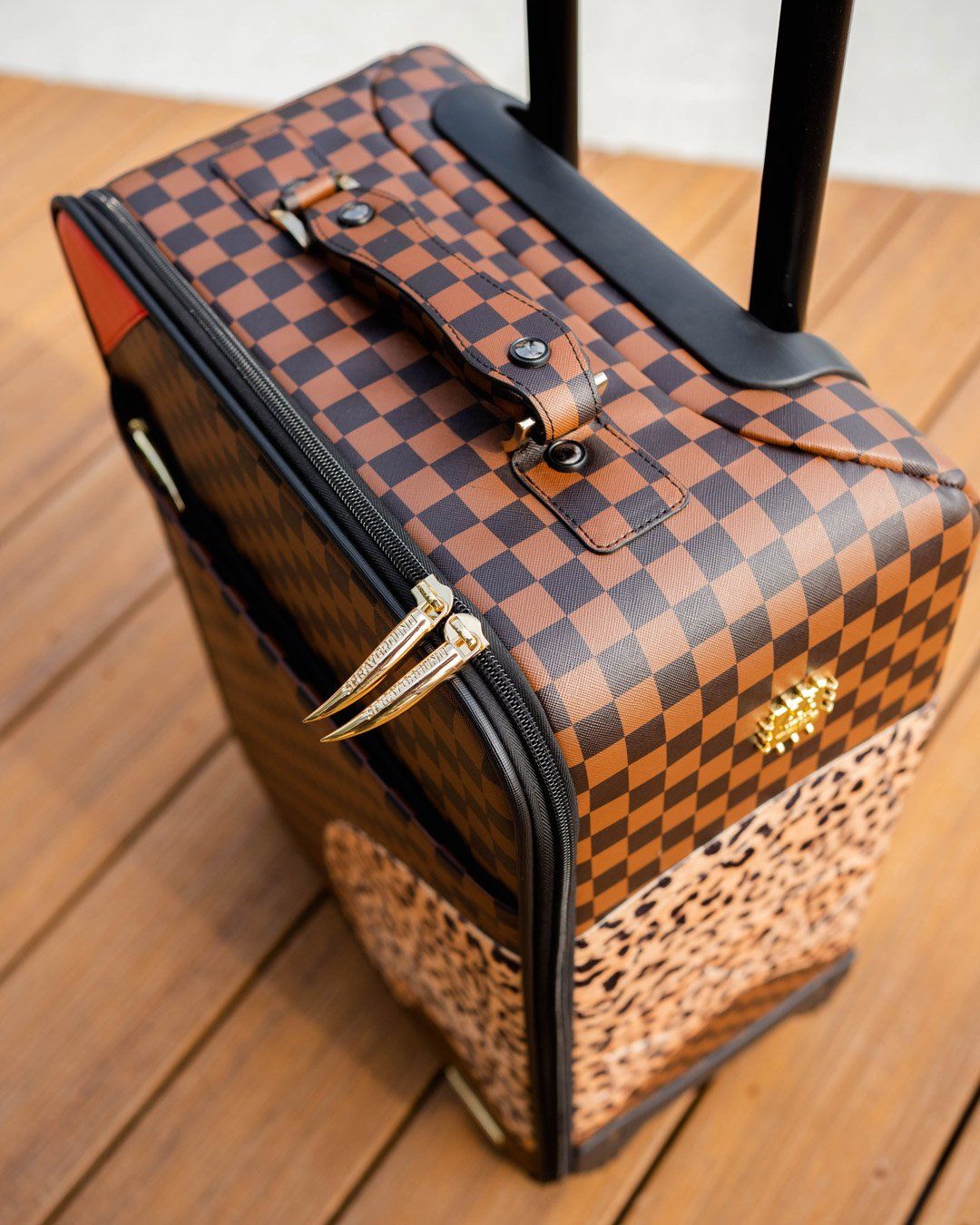 A.i.3 THE LEGACY JETSETTER CARRY-ON LUGGAGE