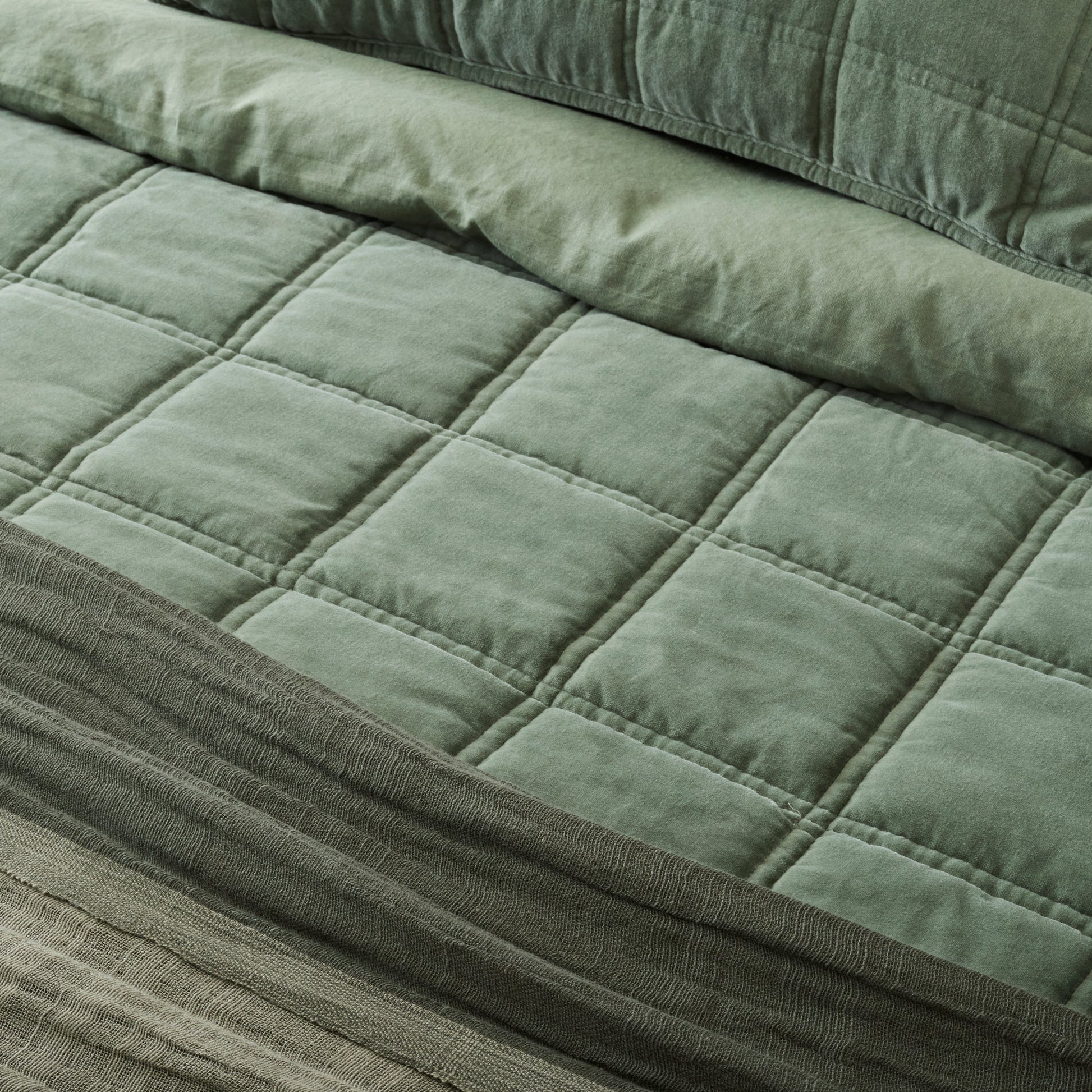 Weekend Velvet Quilt - Dusty Green