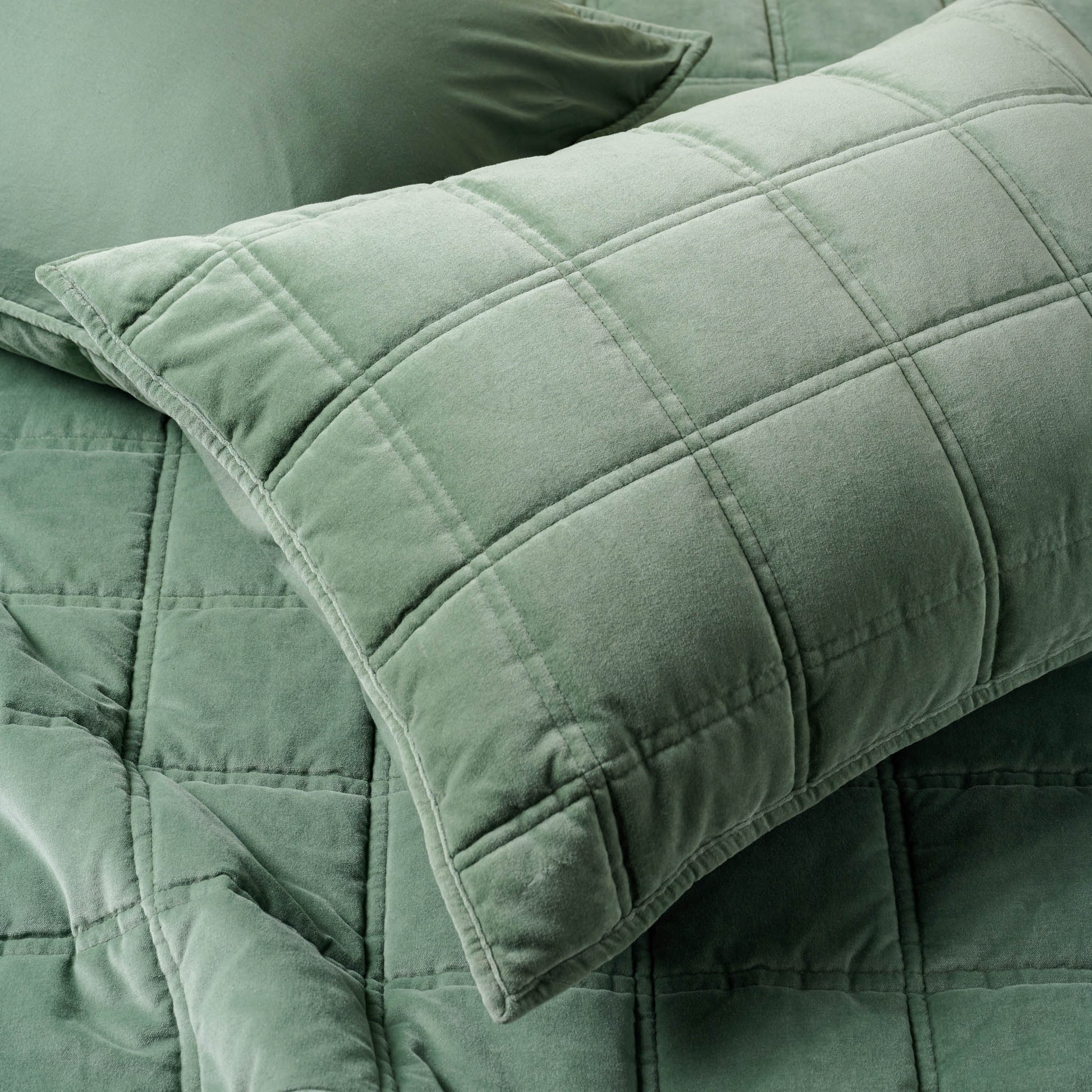 Weekend Velvet Quilt - Dusty Green