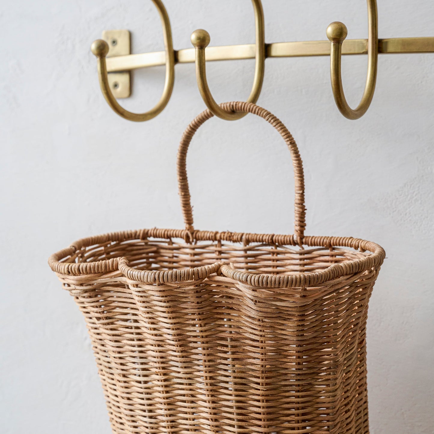 Woven Scalloped Wall Basket