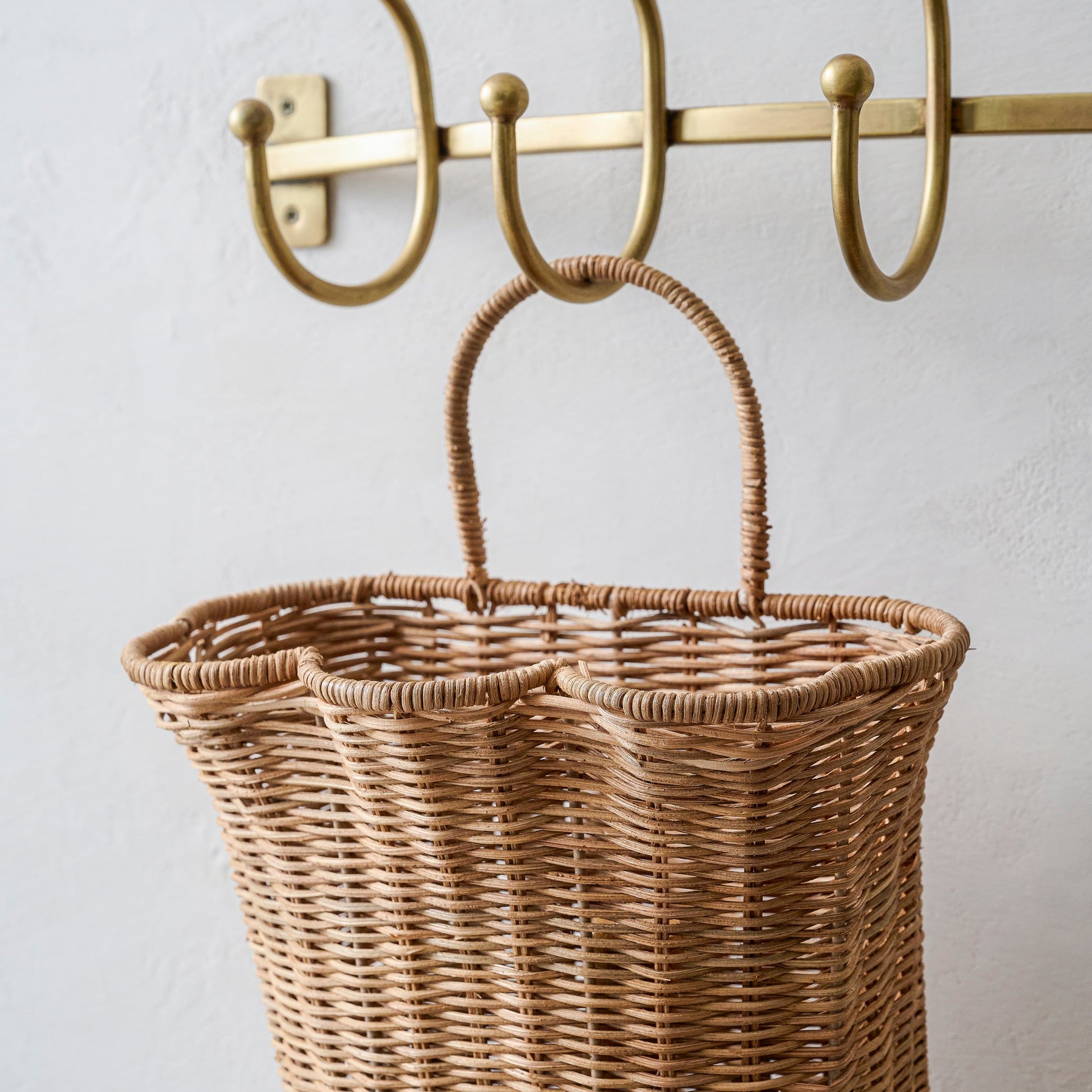 Woven Scalloped Wall Basket