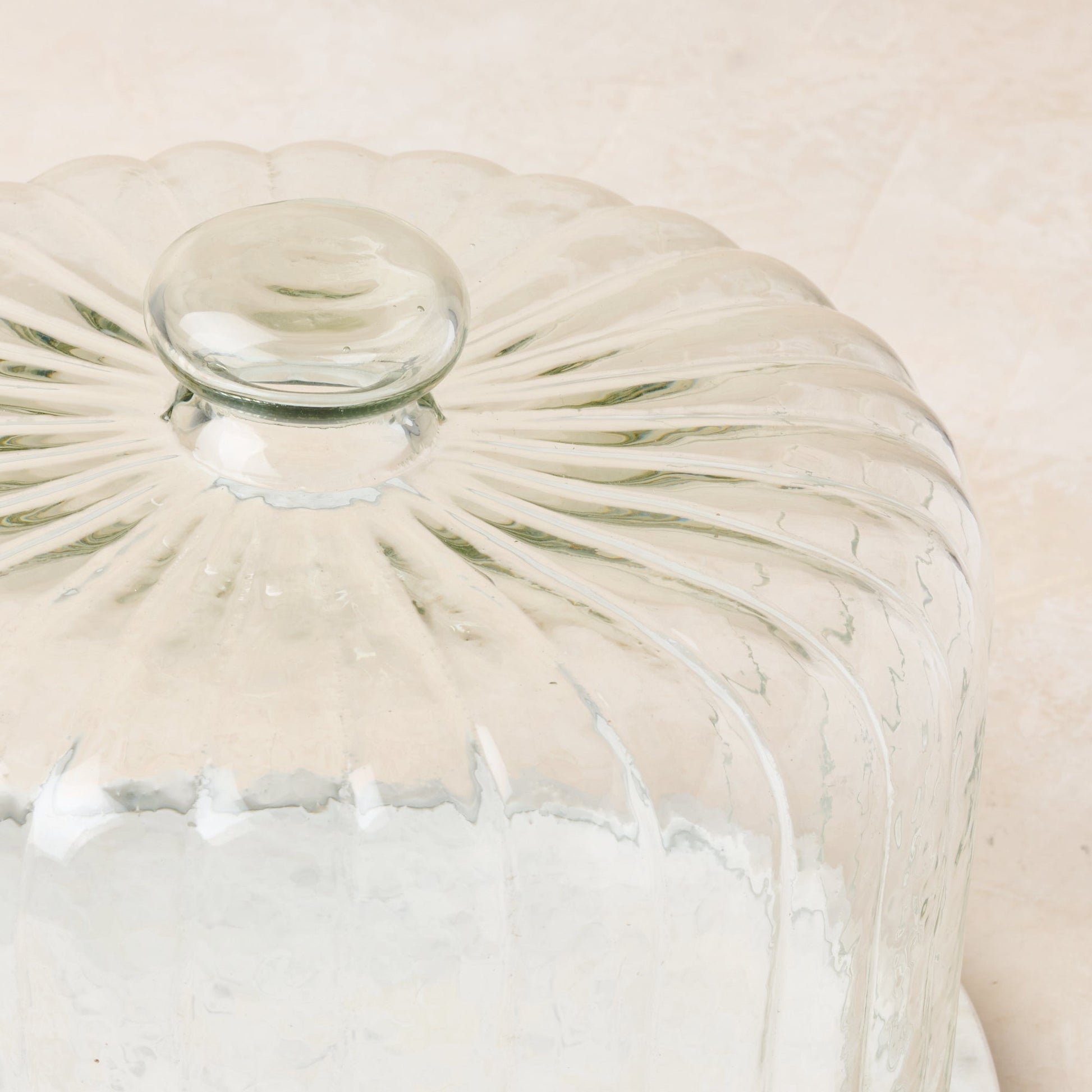 White Marble Fluted Cake Dome