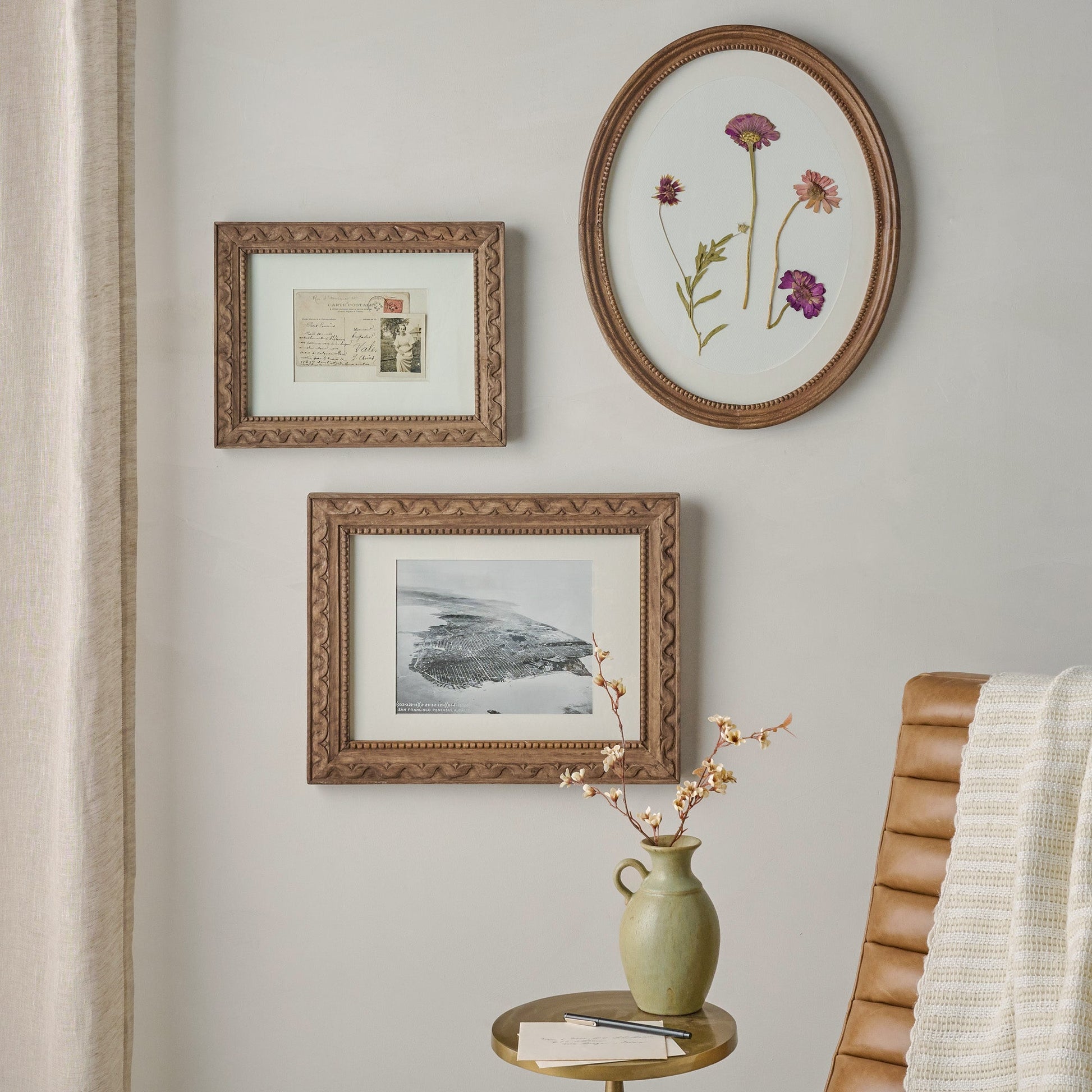 Willa Antiqued Wood Oval Picture Frame