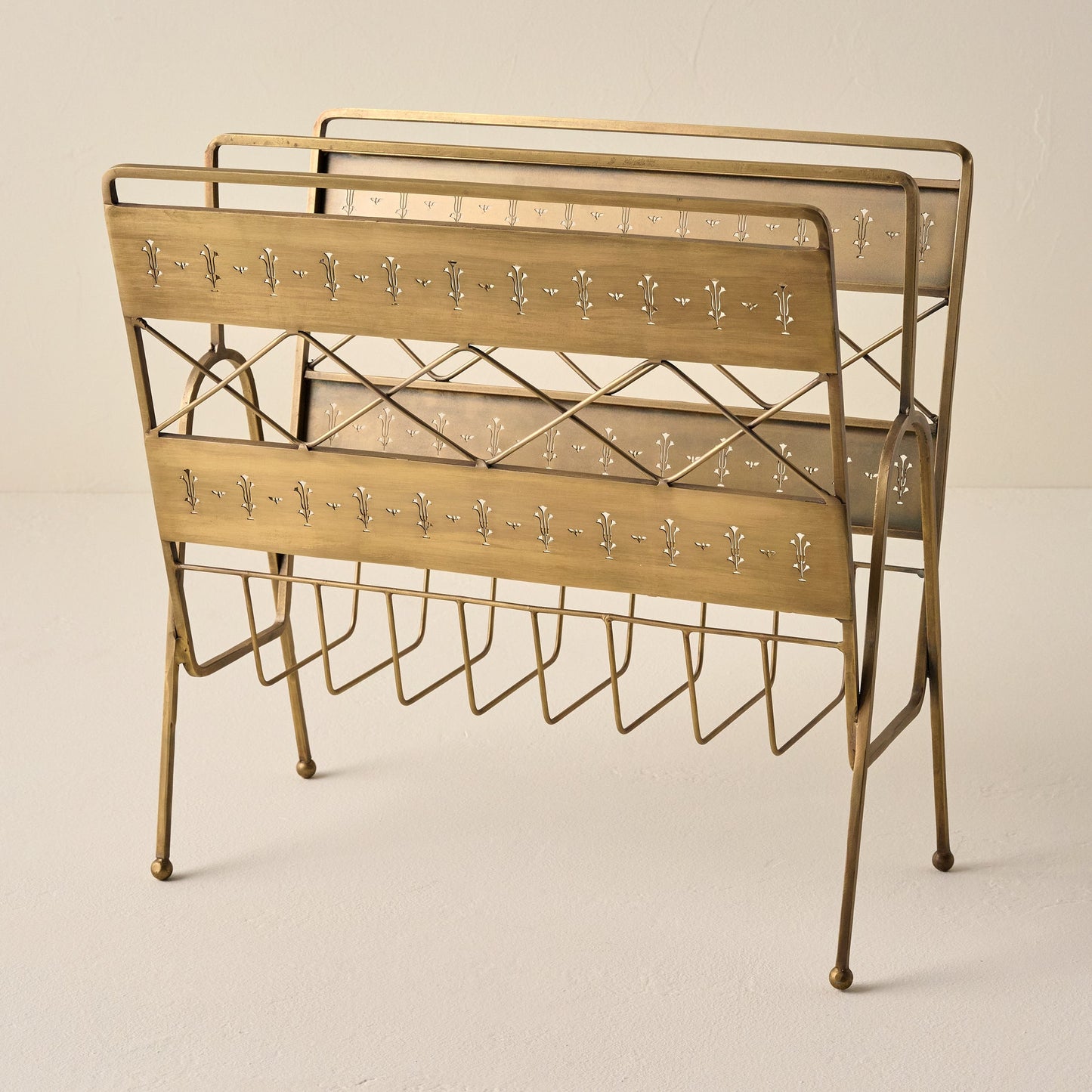 Antique Inspired Magazine Rack