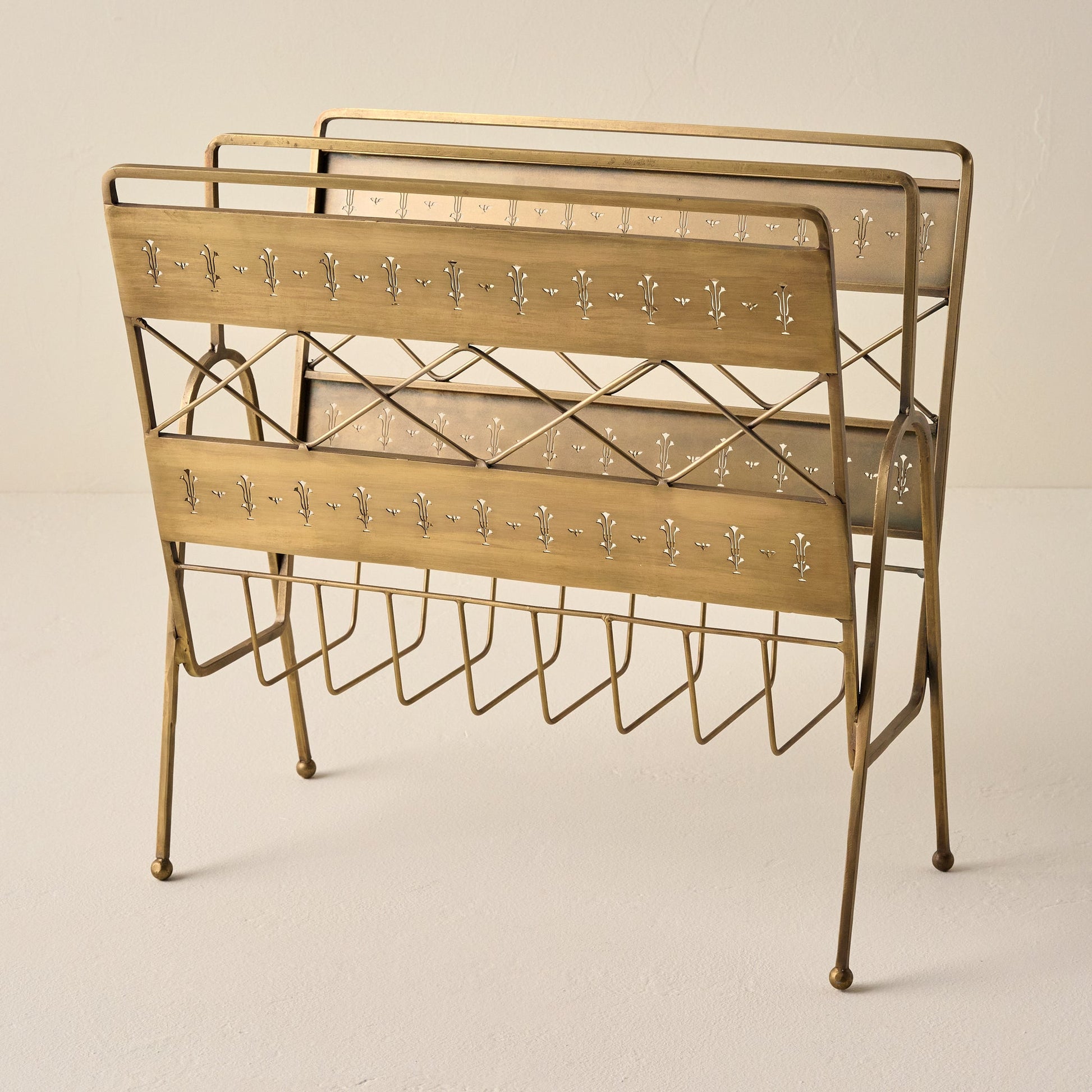 Antique Inspired Magazine Rack