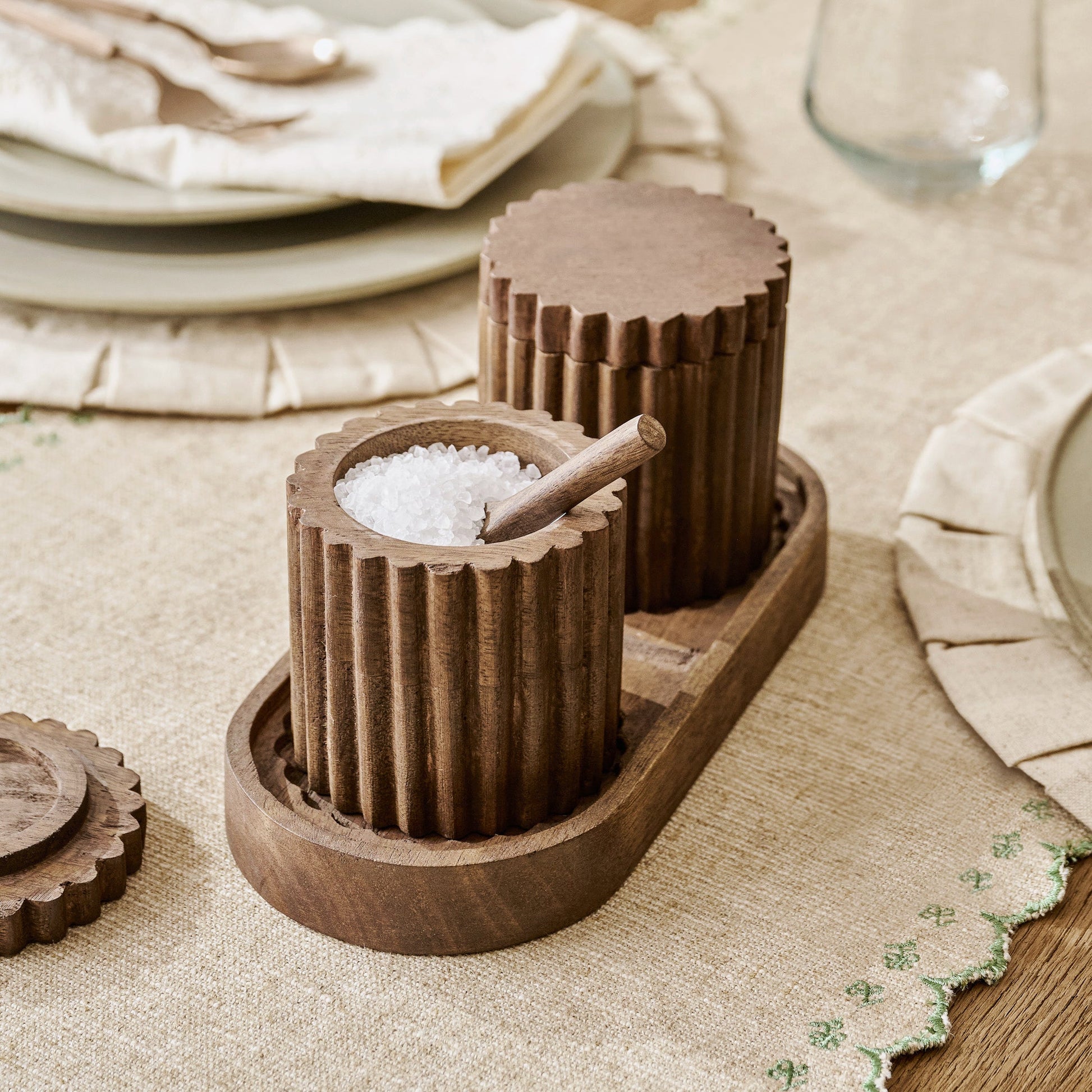 Antiqued Wood Scalloped Pinch Pot Set