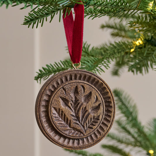 Vintage-Inspired Carved Floral Ornament