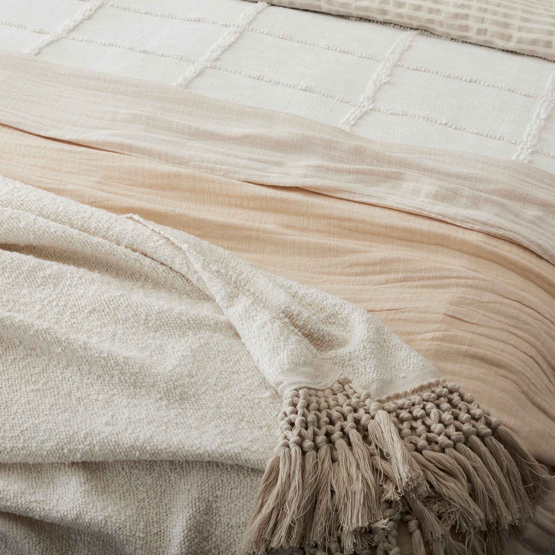 Antique White Essential Tassel Throw