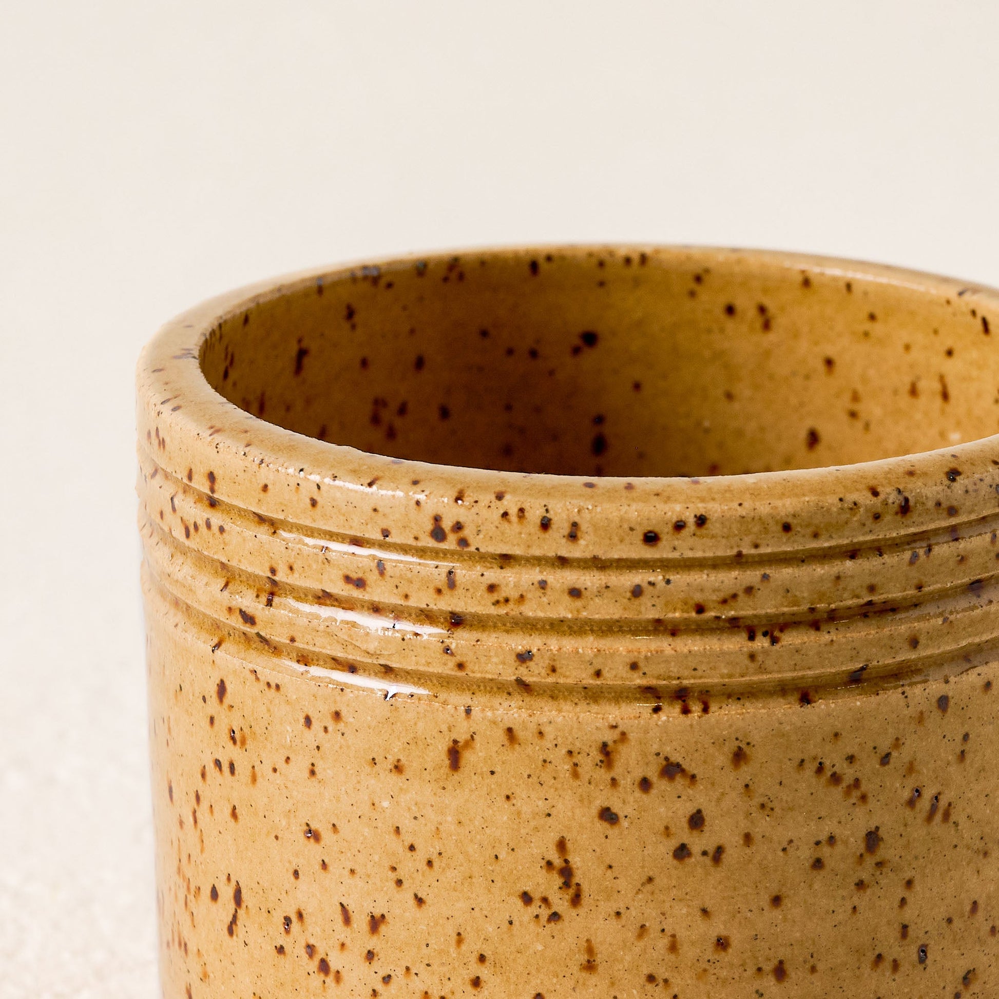 Black Oak Ferny's Small Speckle Planter Mustard