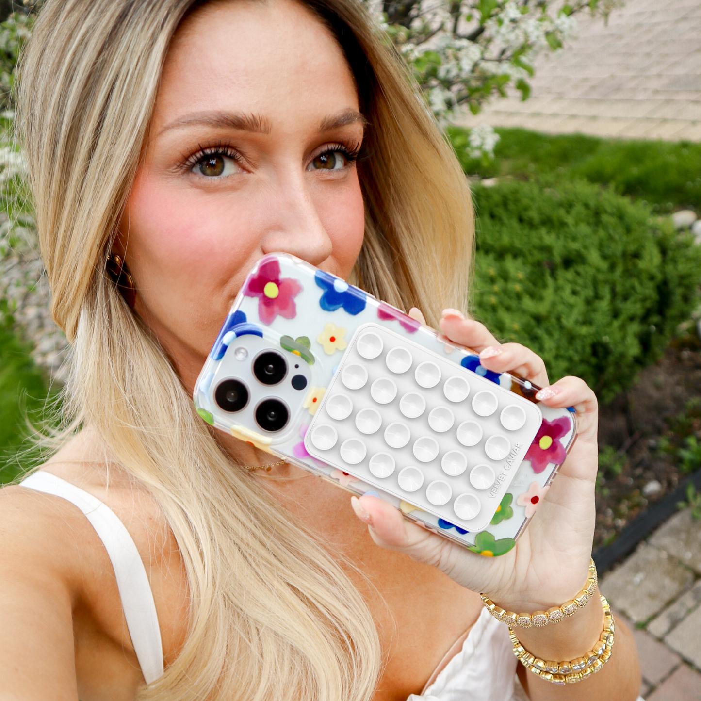 White MightyGrip MagSafe Mount