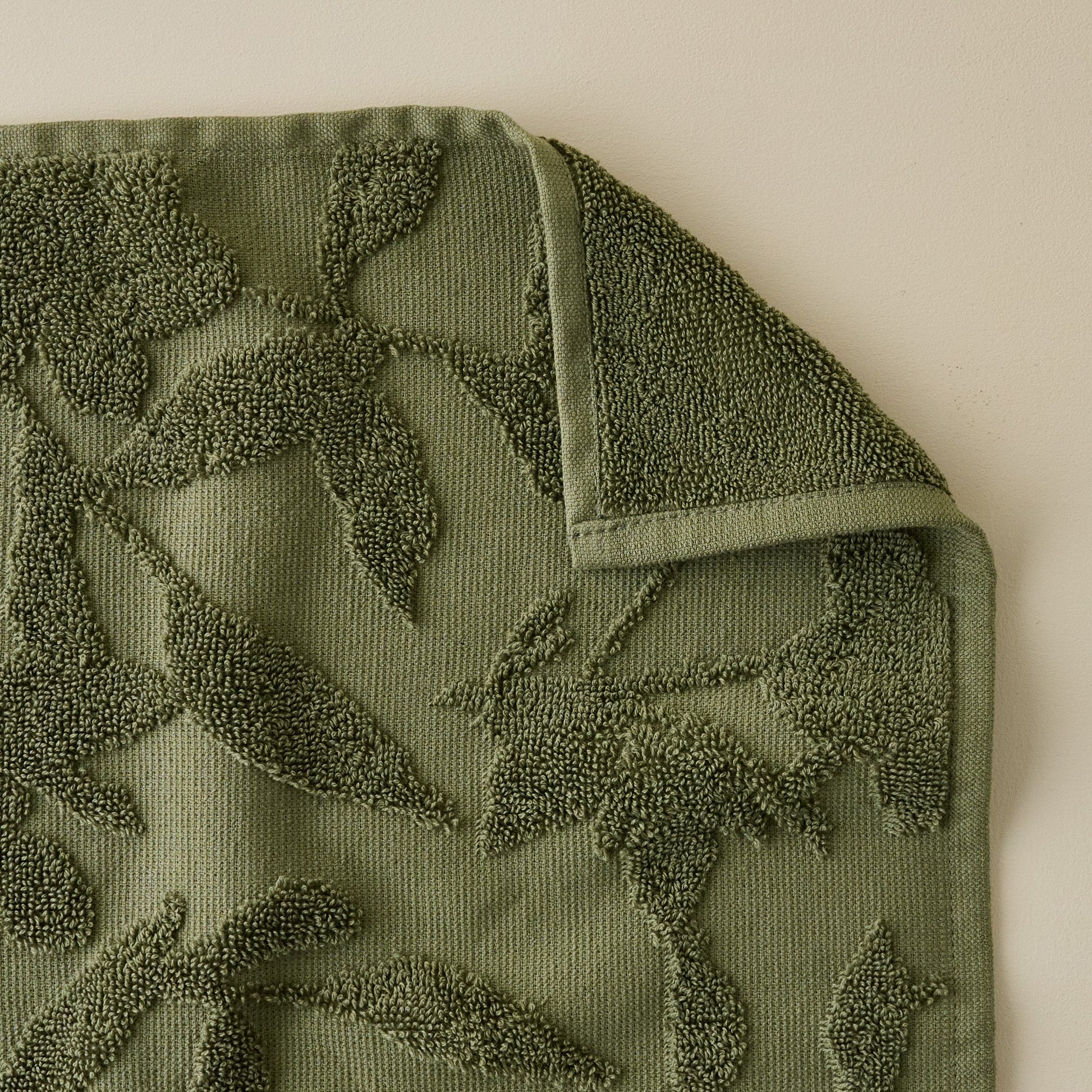 Winter Moss Floral Jacquard Bath Mat