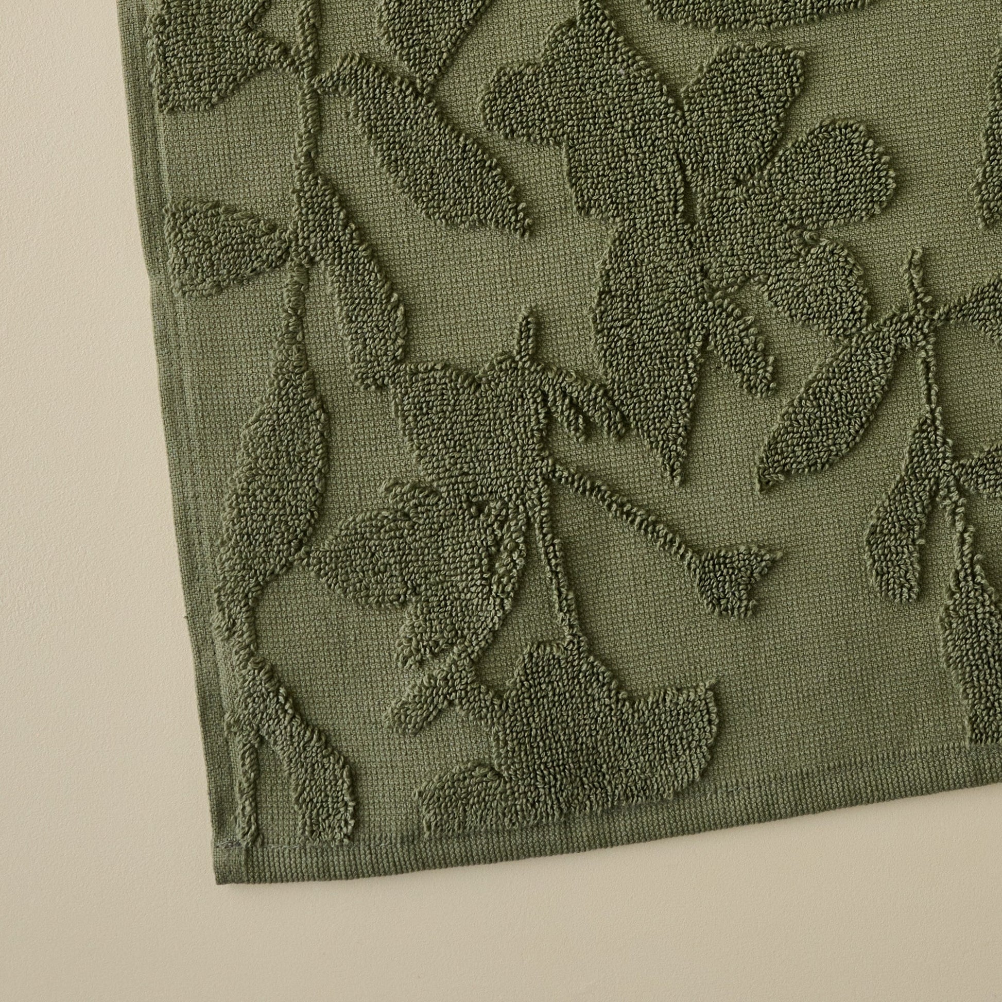 Winter Moss Floral Jacquard Bath Mat