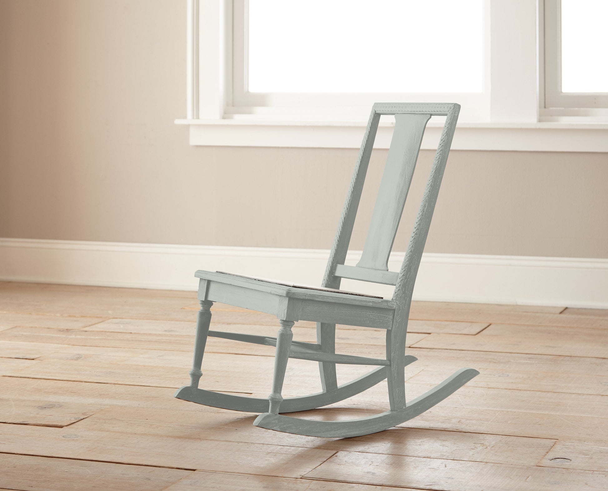 Americana Egg - Chalk Style Paint